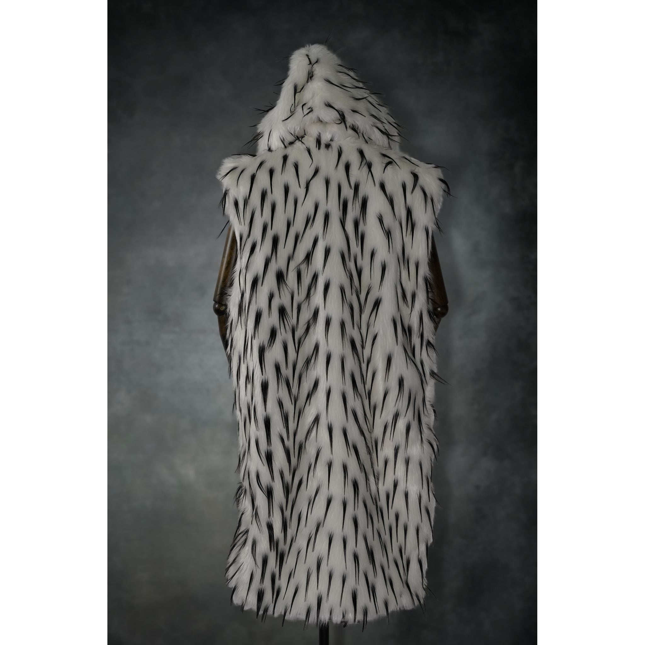 Black & White Spike Rambler