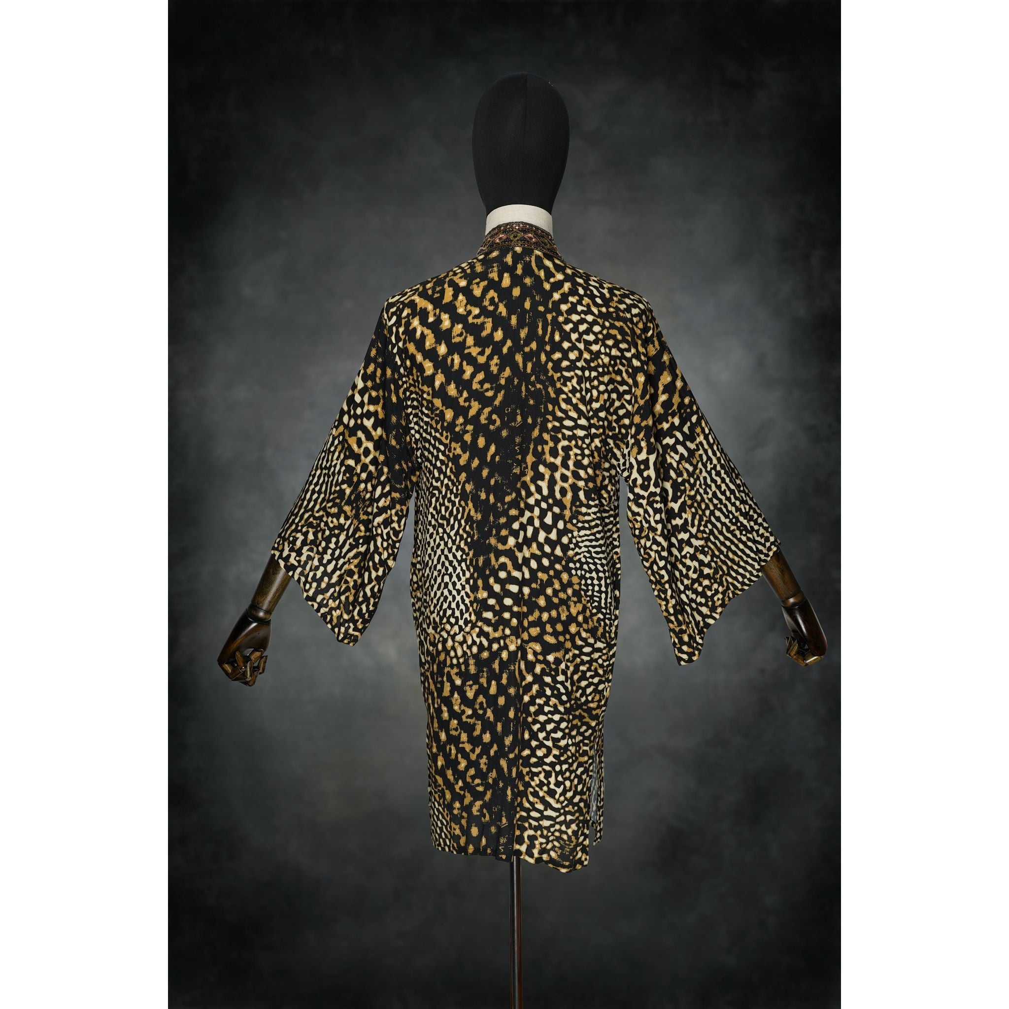 Embercat Storm Woven Kimono - Kimono Dave