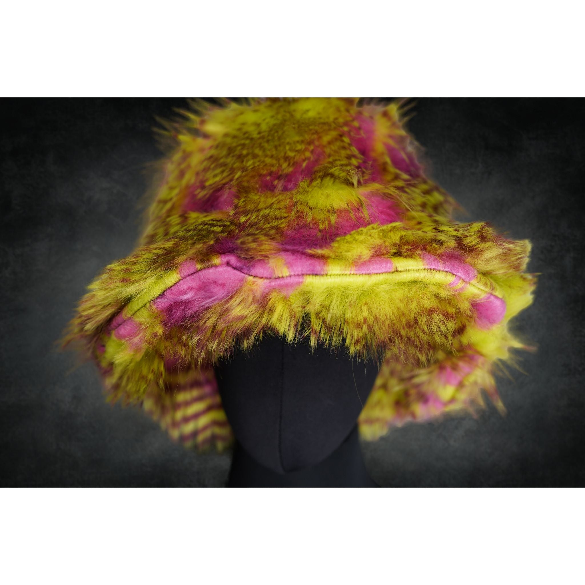 Peacockin' Bucket - Kimono Dave